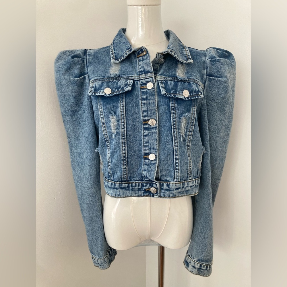 DISTRESSED DENIM CROP PUFF SLEEVE JACKET